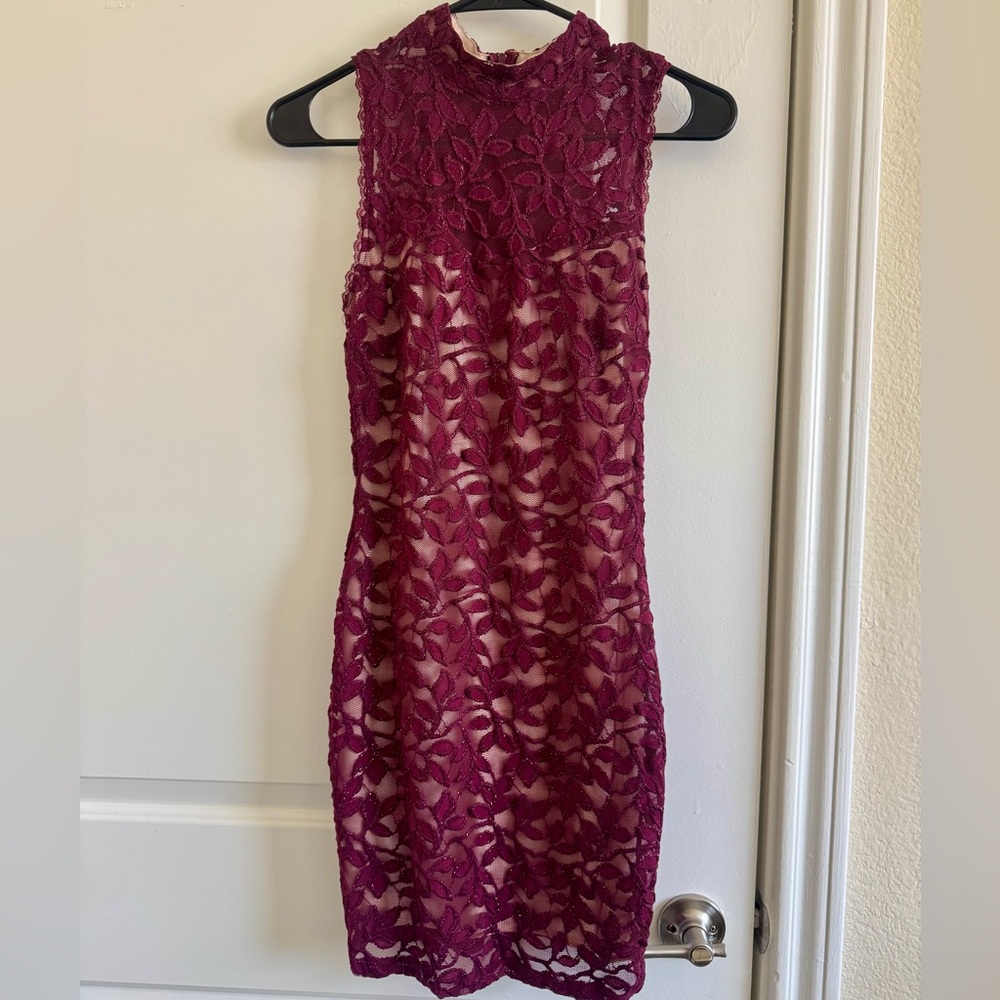 Emeral Sunday, mini dress, size small, burgandy color